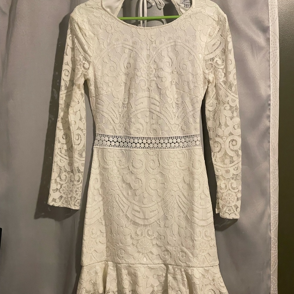 Chic White Lace Long Sleeve Dress